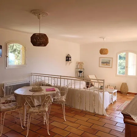 Sarazine Nyaraló La Croix-Valmer